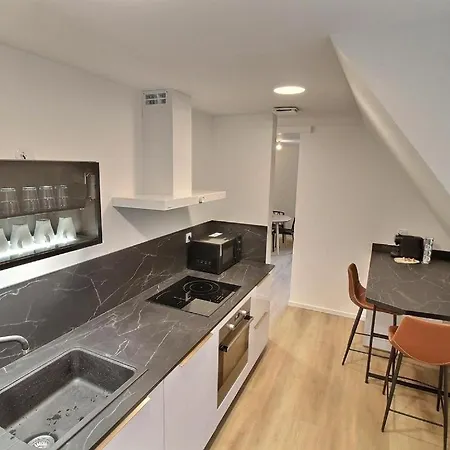 Renoves Avec Gout Au Coeur Du Vignoble, Route Des Vins, Alsace, Gueberschwihr